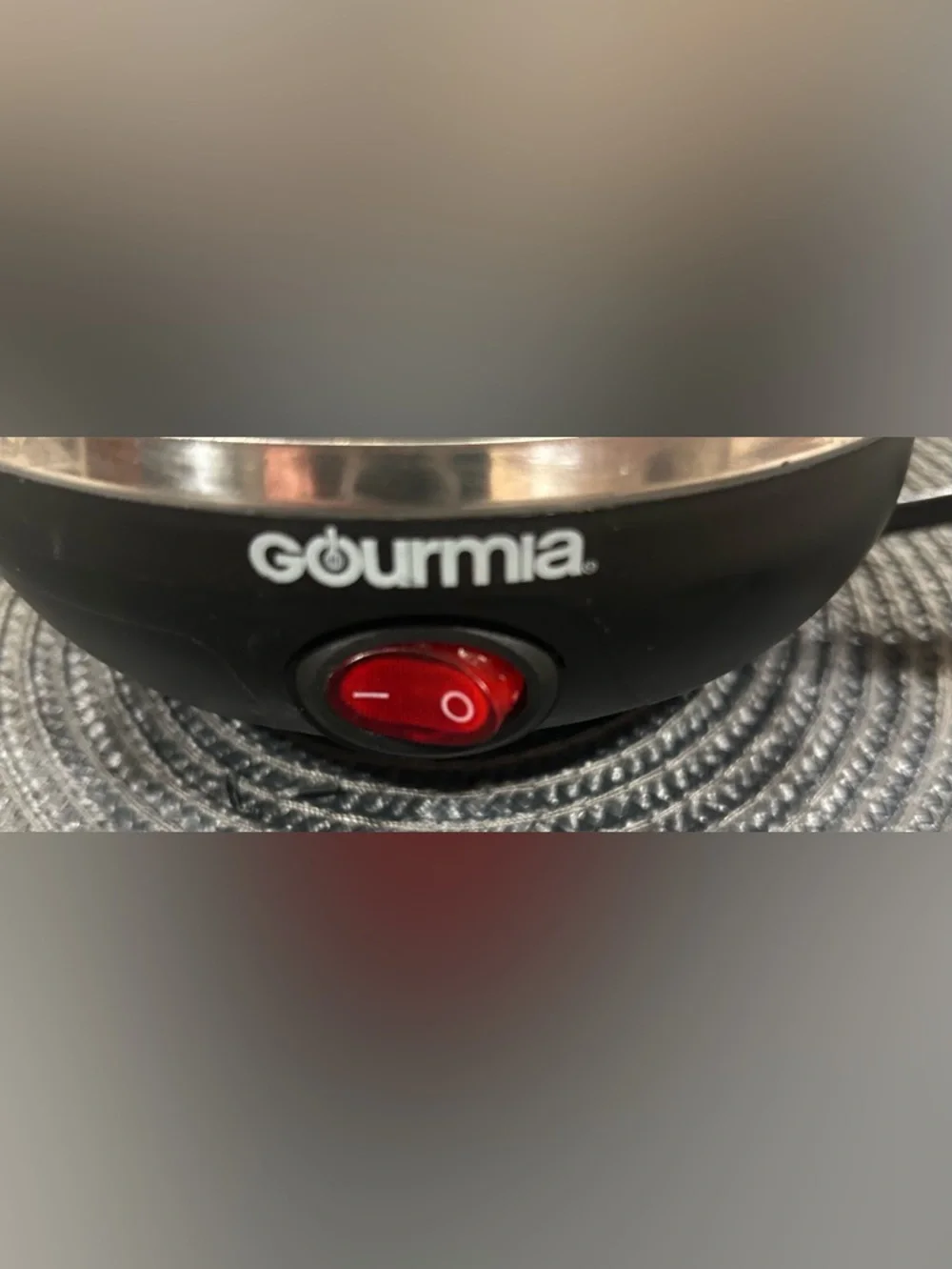 GourmiaGK 320 Travel Foldable Electric Kettle - Dual Voltage/Food Grade Silicone